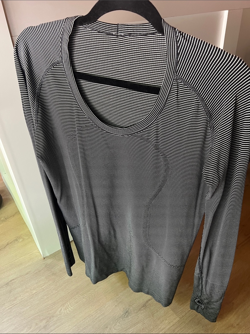 Lululemon Women’s 8 Striped Long-Sleeve Crew Neck Top - Black & White